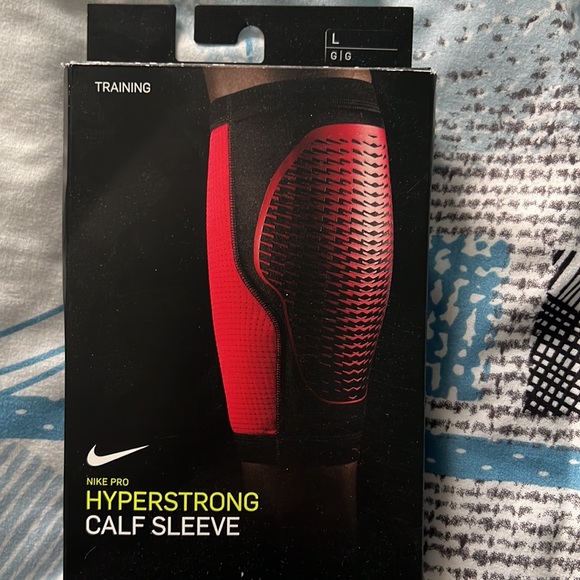 NIKE PRO HYPERSTRONG CALF SLEEVE - Picture 2 of 2